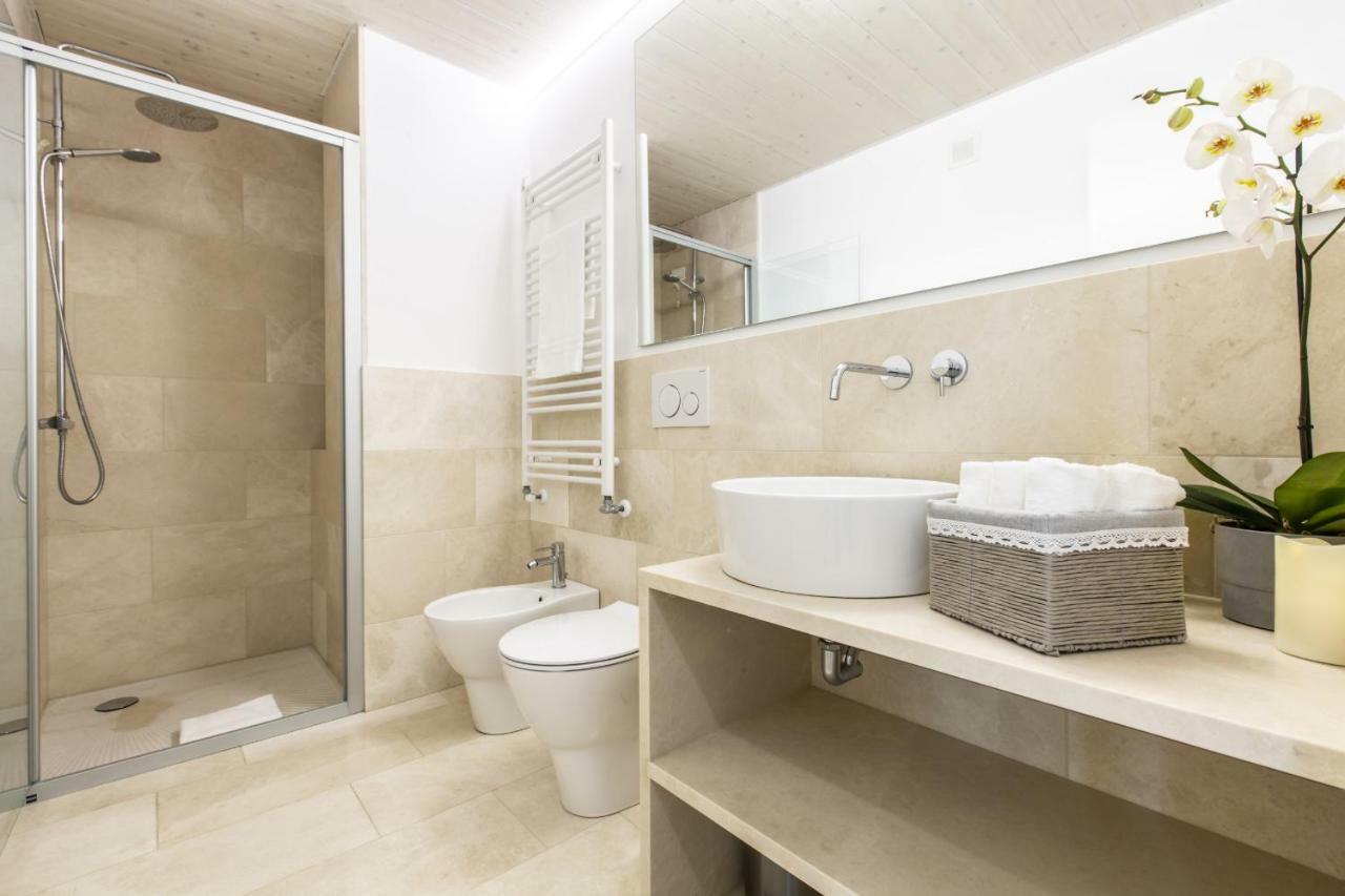Elegant Fornasa Vecia, Canal View With A Beautiful Garden R&R Venecia Exterior foto